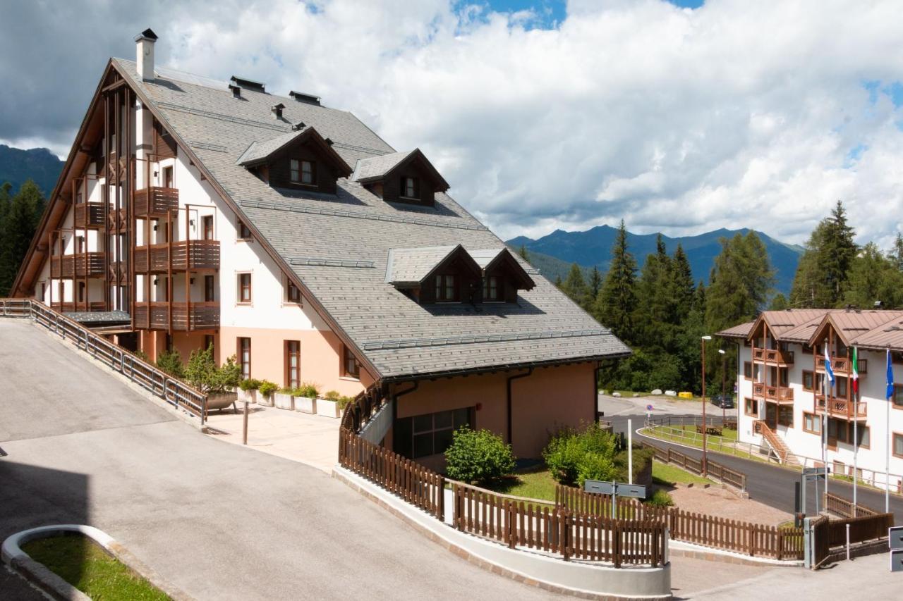 Nevesole Folgarida Resort Aparthotel Buitenkant foto