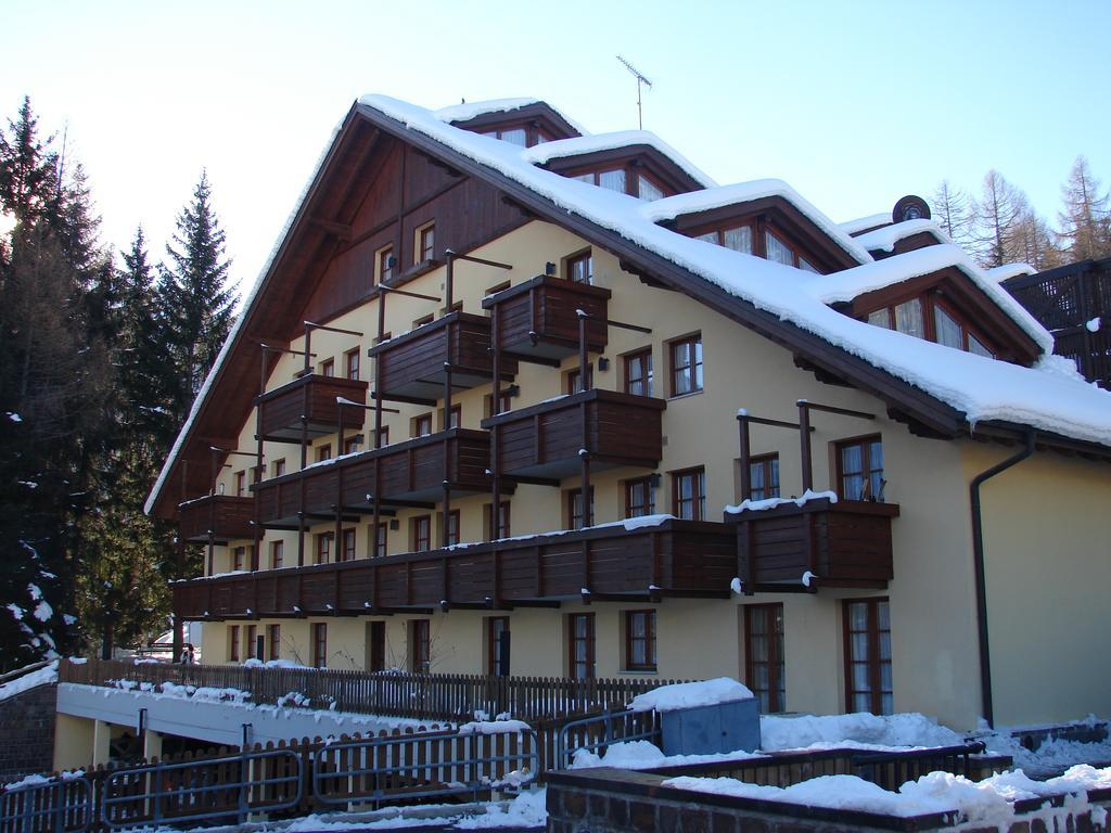 Nevesole Folgarida Resort Aparthotel Buitenkant foto