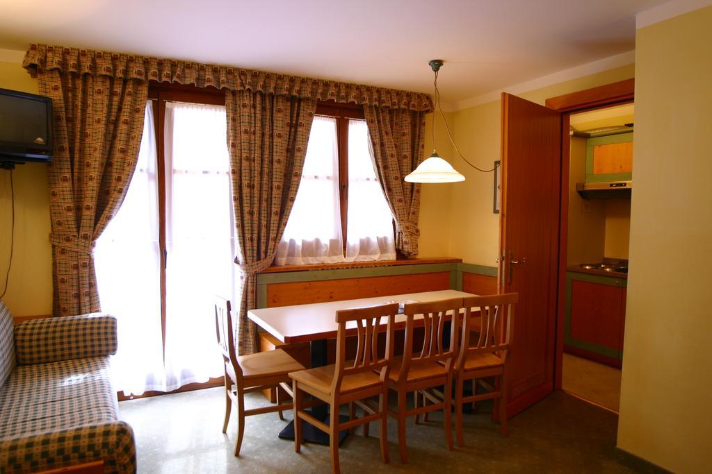 Nevesole Folgarida Resort Aparthotel Buitenkant foto