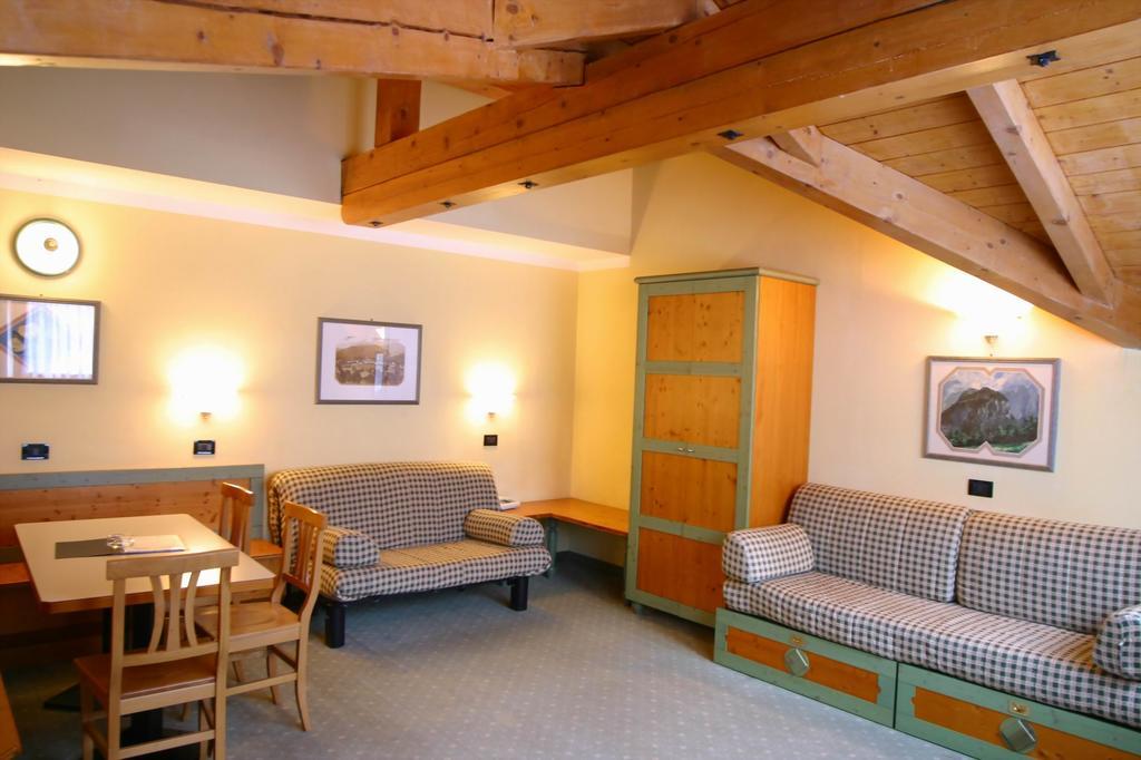 Nevesole Folgarida Resort Aparthotel Interieur foto