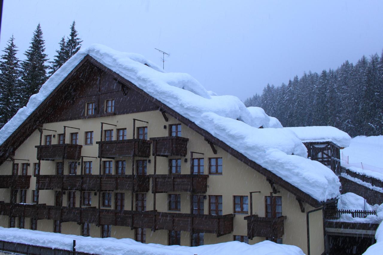 Nevesole Folgarida Resort Aparthotel Buitenkant foto