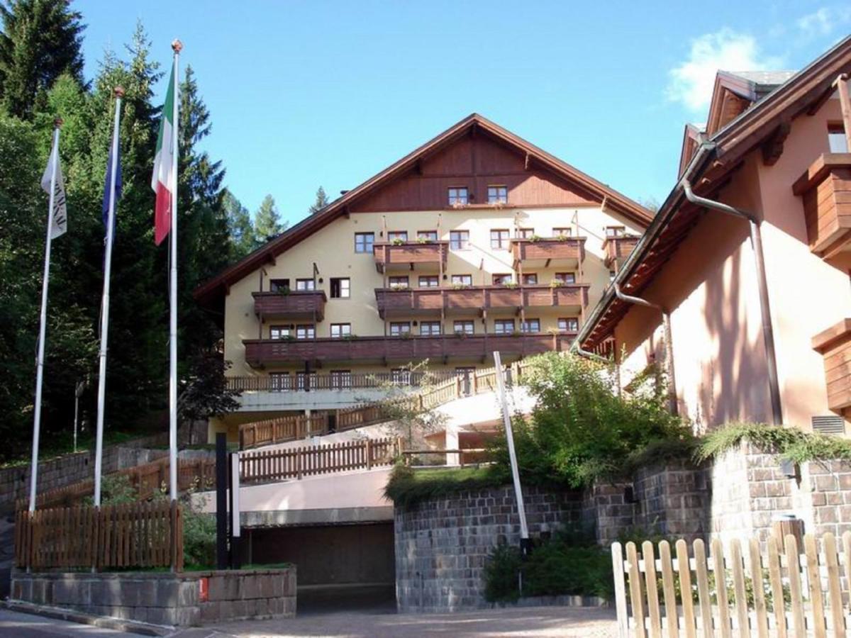 Nevesole Folgarida Resort Aparthotel Buitenkant foto